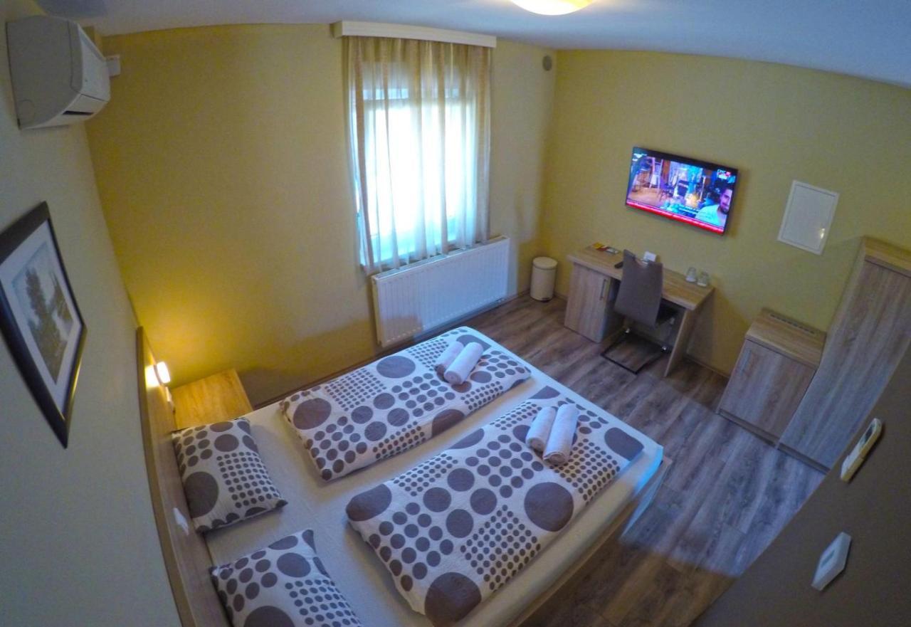 Apartments And Rooms Rea Sveti Martin Na Muri Esterno foto
