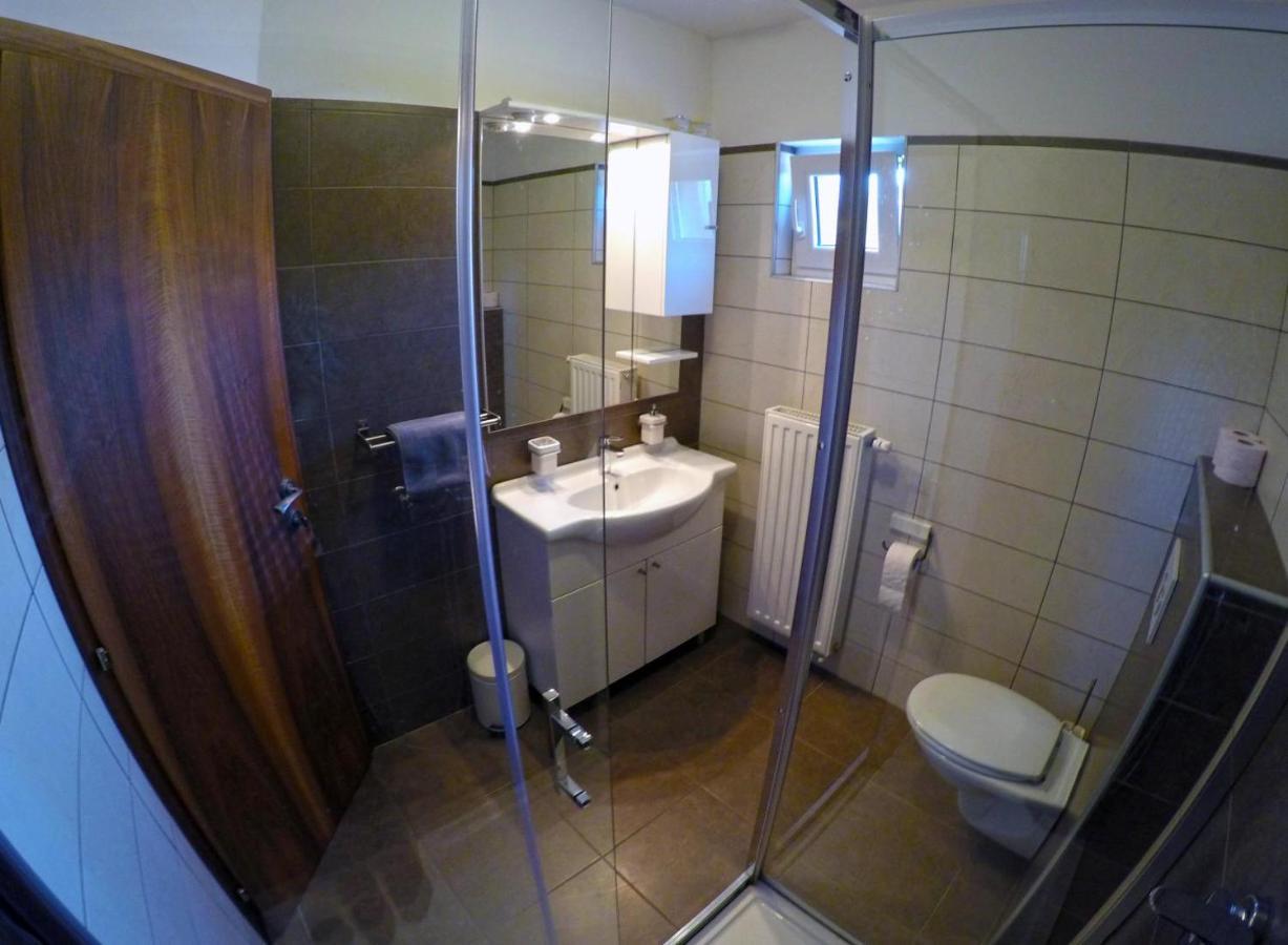 Apartments And Rooms Rea Sveti Martin Na Muri Esterno foto