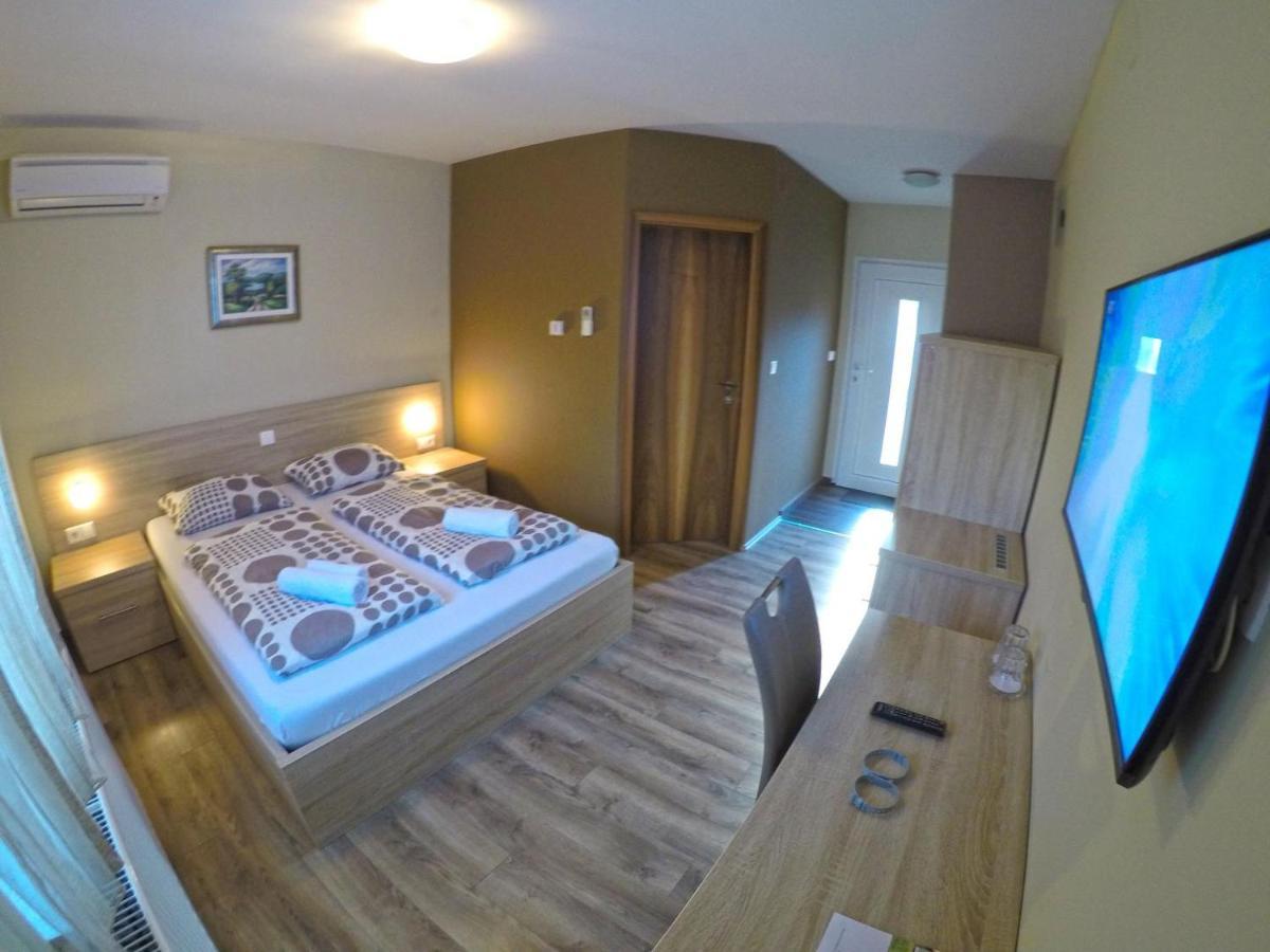 Apartments And Rooms Rea Sveti Martin Na Muri Esterno foto