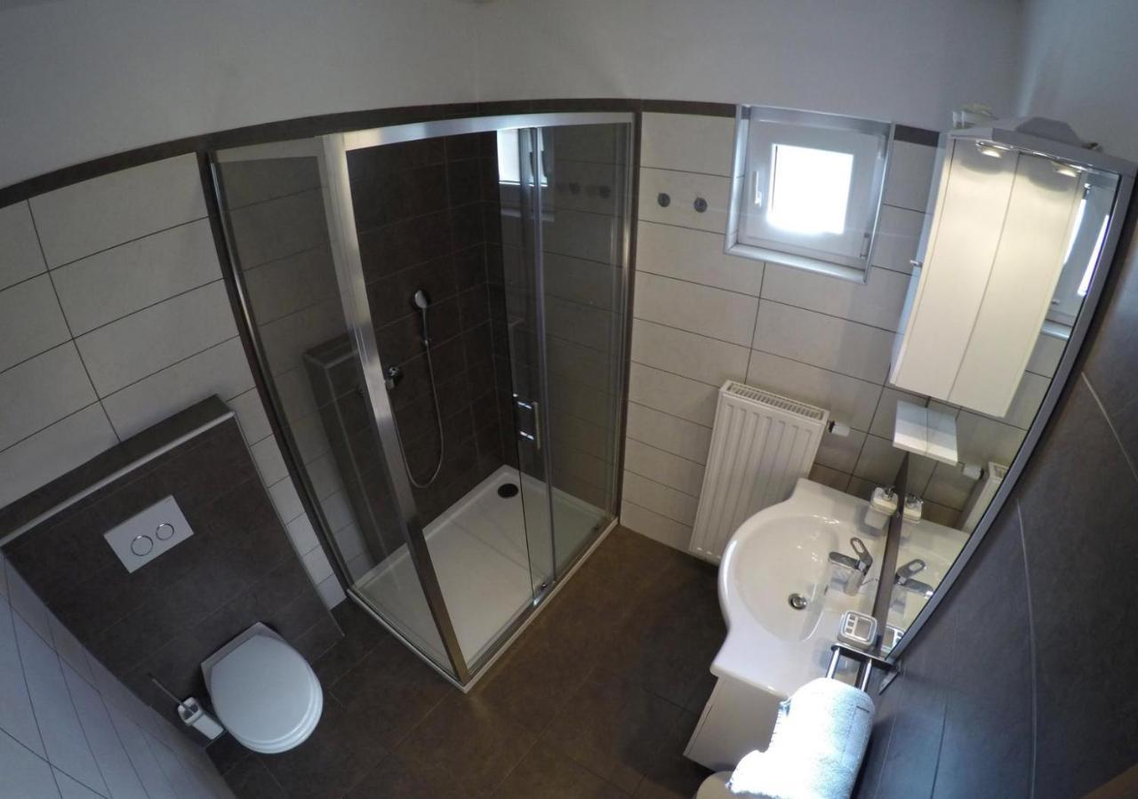 Apartments And Rooms Rea Sveti Martin Na Muri Esterno foto